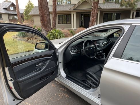 Used 2013 BMW 528i xDrive Sedan image 9