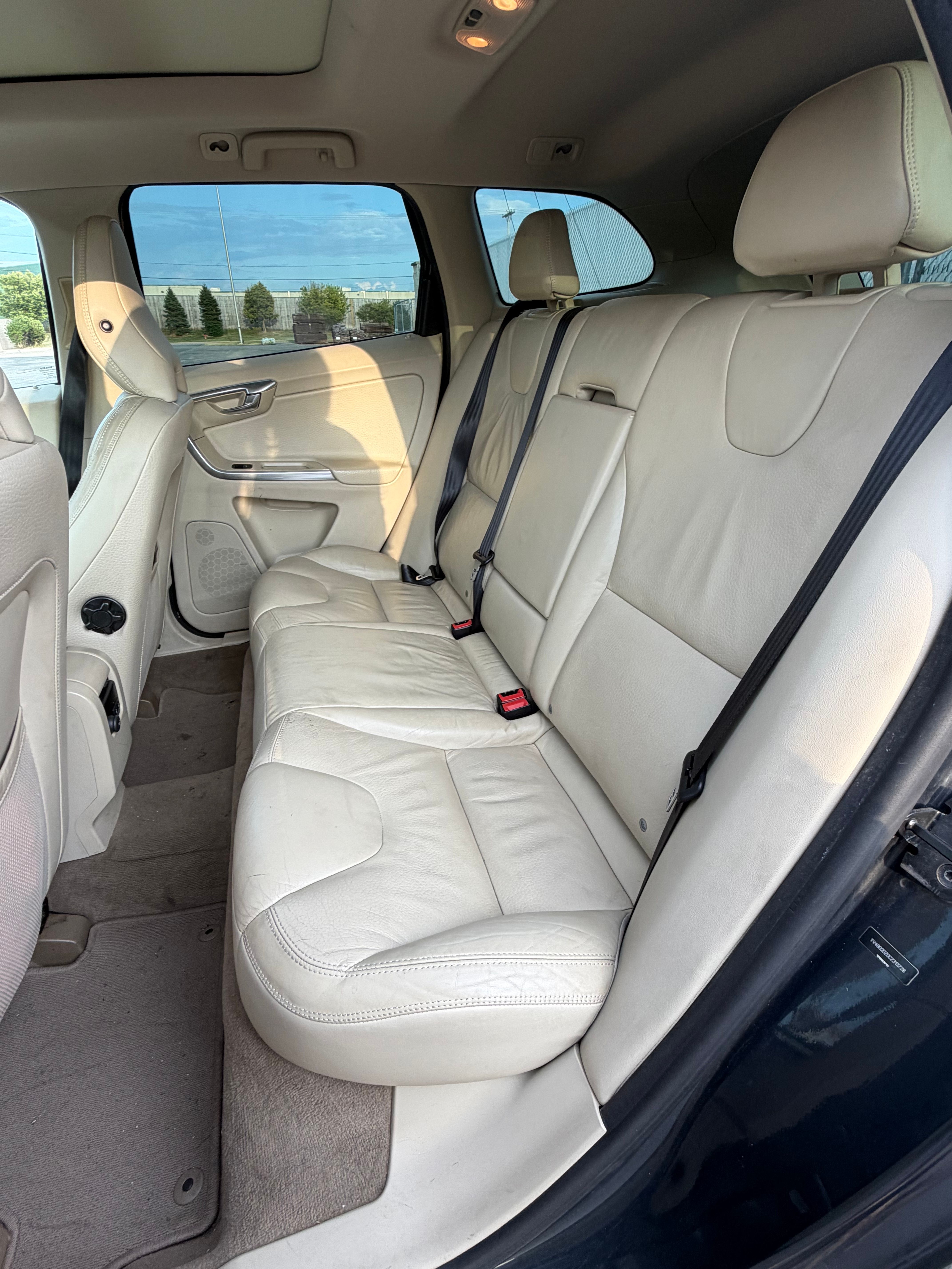 Used 2012 Volvo XC60 T6 AWD/4WD image 9