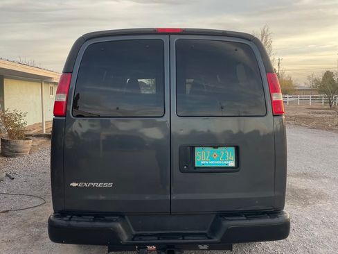Used 2017 Chevrolet Express 2500 LS image 2