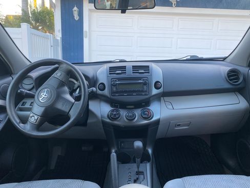 Used 2012 Toyota RAV4 FWD w/ Value Pkg image 11