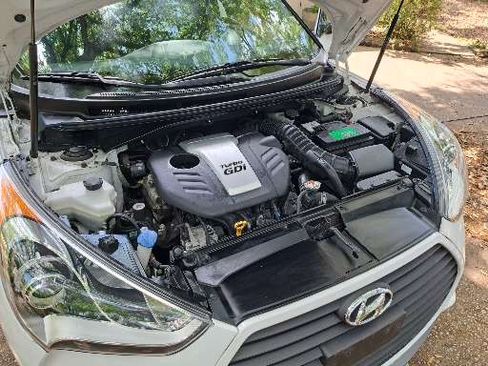 Used 2015 Hyundai Veloster Turbo w/ Option Group 04 image 25