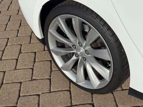 Used 2014 Tesla Model S image 10
