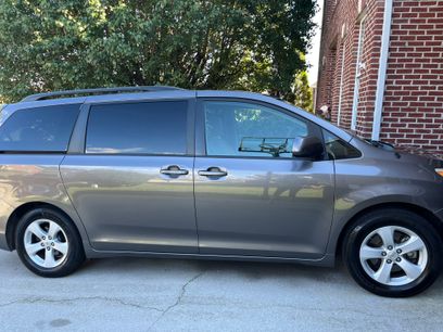 Used 2011 Toyota Sienna LE