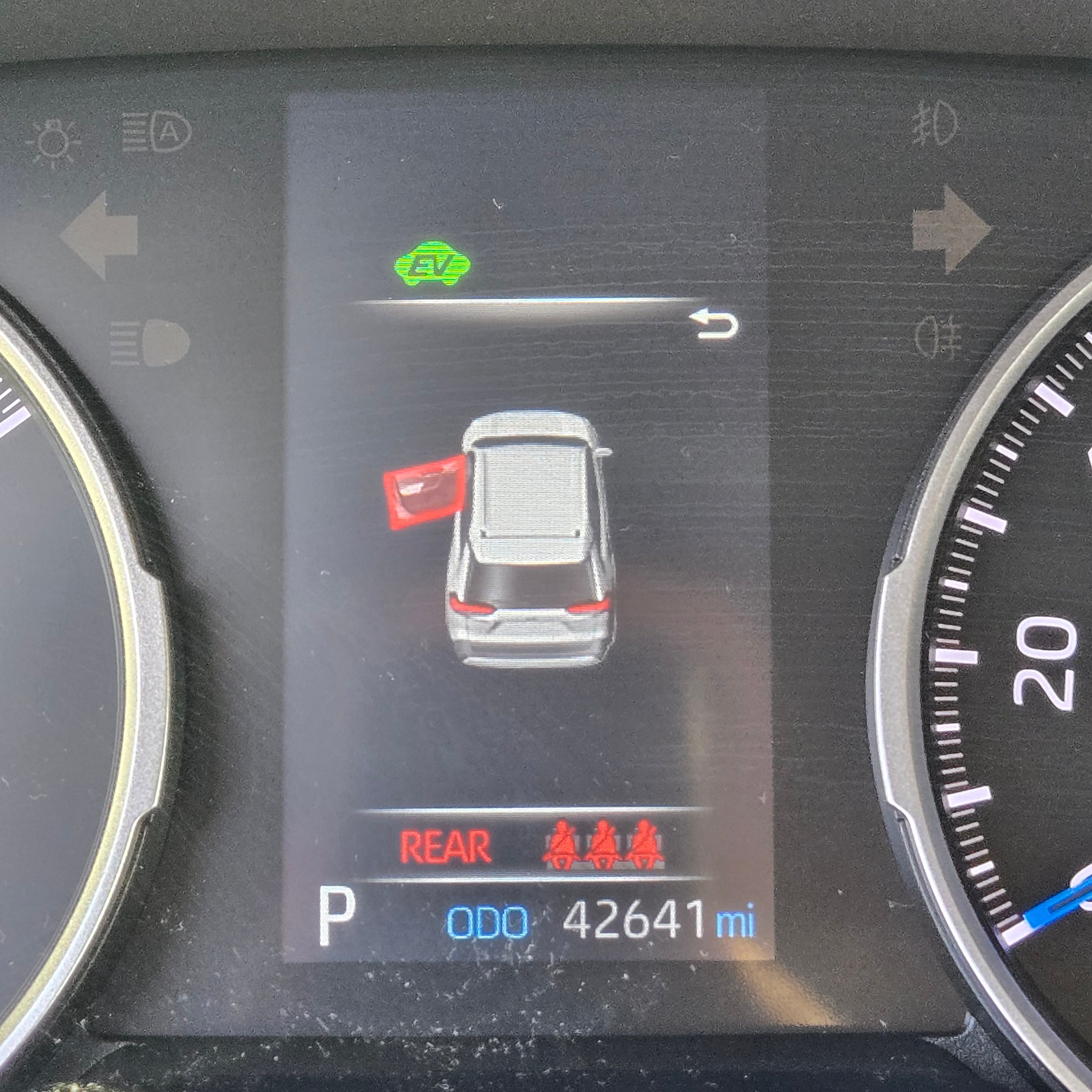 Used 2021 Toyota RAV4 XLE Premium AWD/4WD image 18
