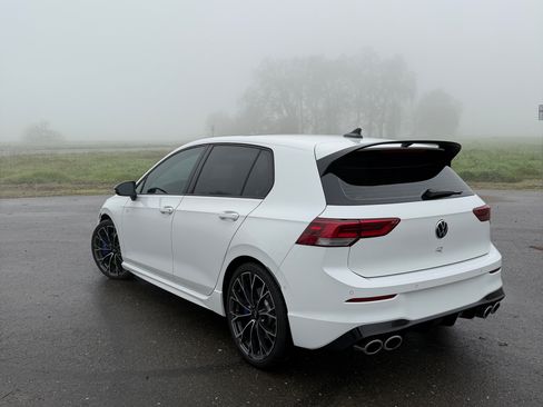 Used 2025 Volkswagen Golf image 6