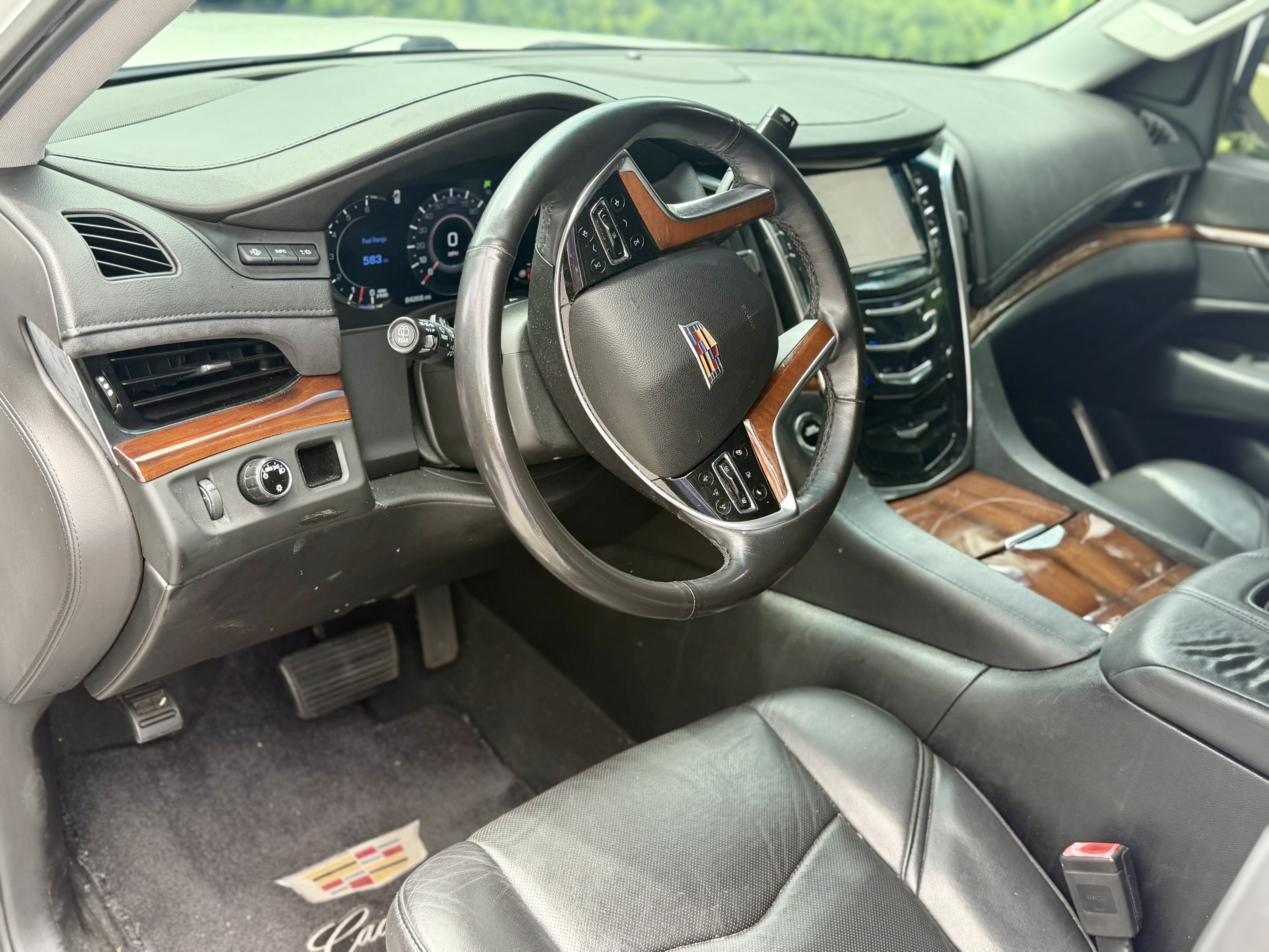 Used 2018 Cadillac Escalade ESV Luxury RWD image 19
