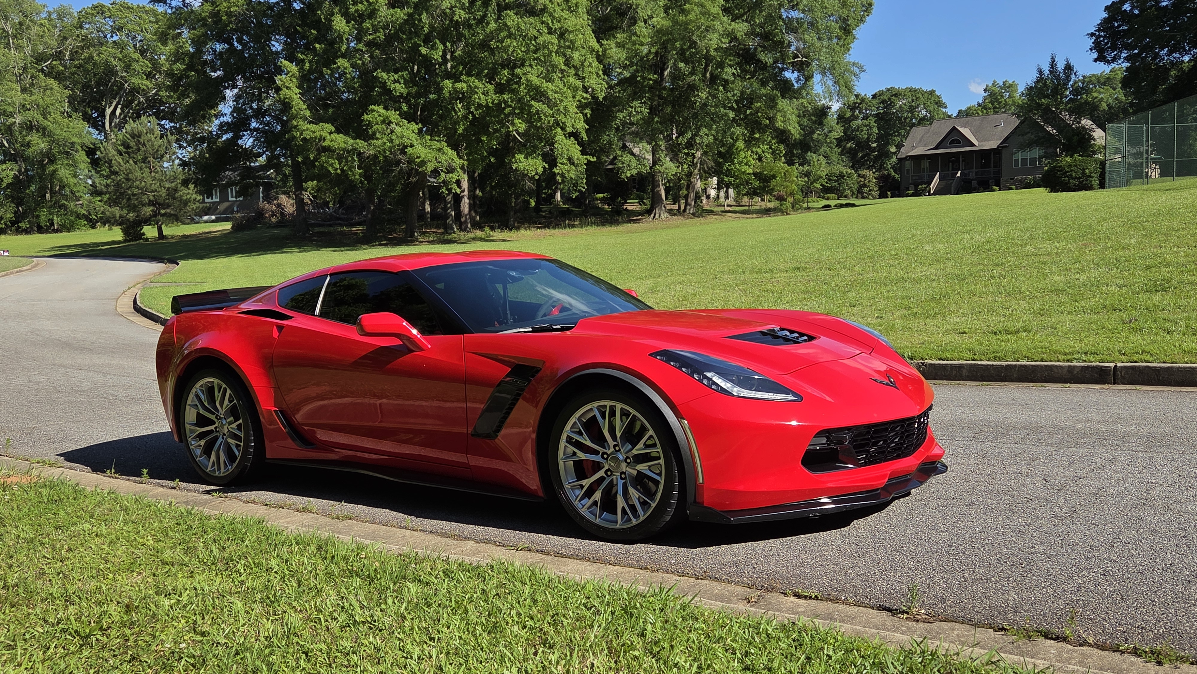 Used 2016 Chevrolet Corvette Z06 w/ 3LZ Preferred Equipment Group RWD image 1