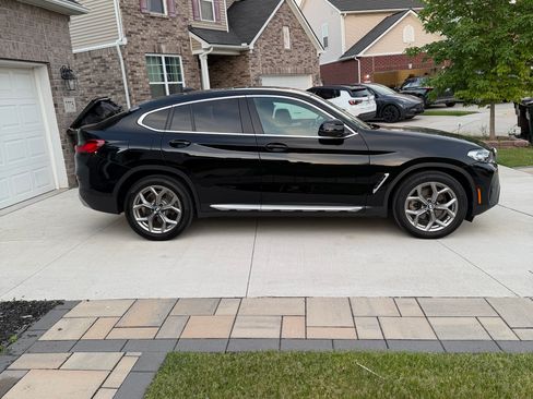 Used 2022 BMW X4 xDrive30i w/ Convenience Package AWD/4WD image 4