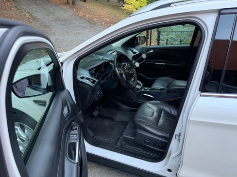 Used 2013 Ford Escape Titanium w/ Parking Technology Pkg image 2