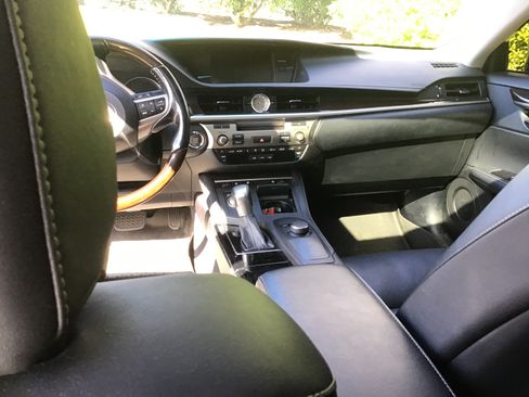 Used 2017 Lexus ES 350 image 1