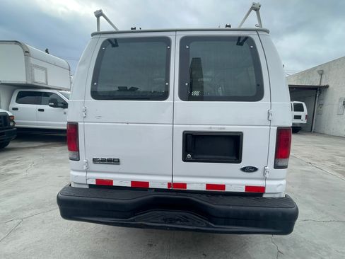 Used 2010 Ford E-250 and Econoline 250 image 6