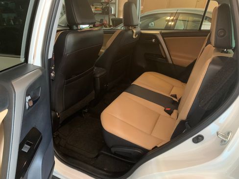 Used 2018 Toyota RAV4 Limited w/ Advanced Technology Package FWD image 26