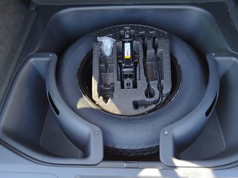 Used 2020 Jeep Grand Cherokee Limited w/ Luxury Group II image 11