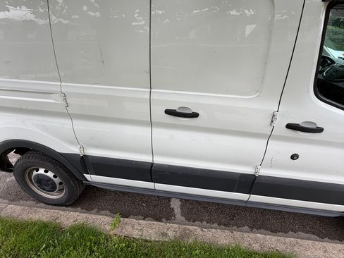 Used 2016 Ford Transit 150 130 Low Roof RWD image 11