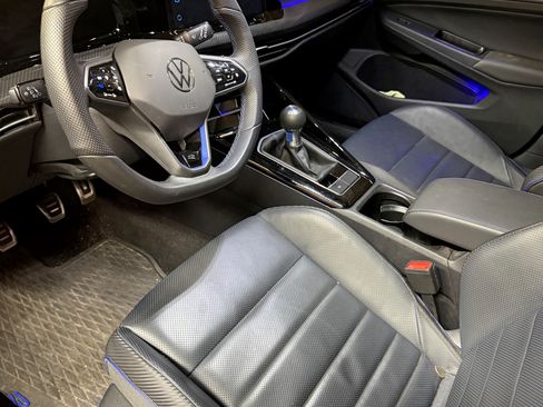 Used 2024 Volkswagen Golf R image 6