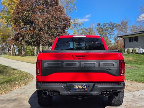 Used 2019 Ford F150 Raptor w/ Equipment Group 802A Luxury image 4