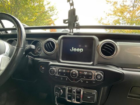 Used 2021 Jeep Wrangler Unlimited Sahara image 10