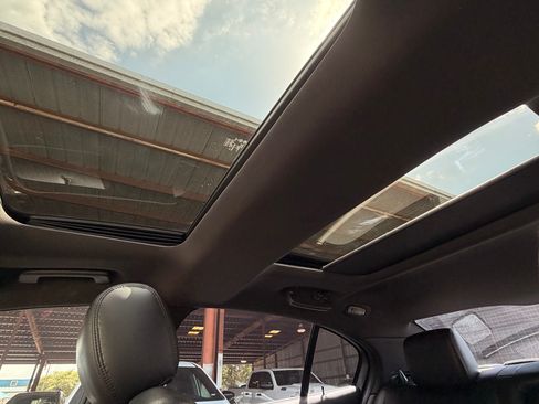 Used 2013 Lincoln MKS AWD image 15