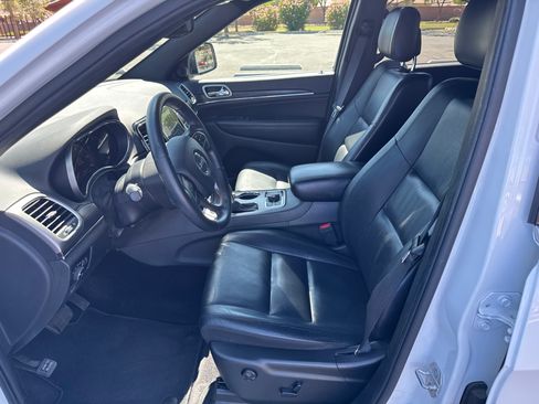 Used 2019 Jeep Grand Cherokee Limited w/ Trailer Tow Group IV AWD/4WD image 15