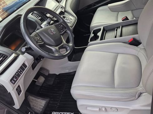 Used 2023 Honda Odyssey EX-L image 2
