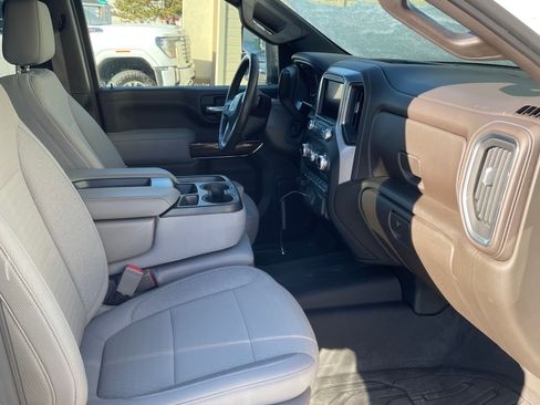 Used 2022 GMC Sierra 3500 SLE w/ SLE Value Package image 9