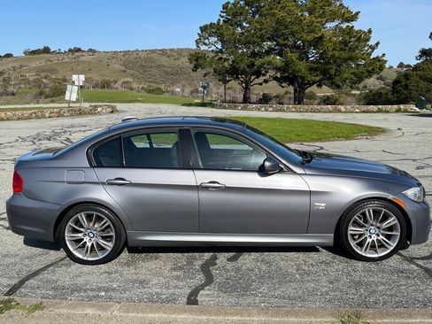 Used 2009 BMW 335i xDrive Sedan AWD/4WD image 1
