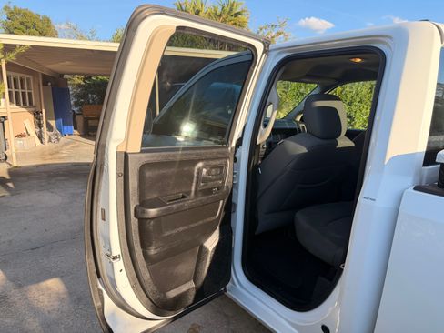 Used 2013 RAM 1500 Express image 31