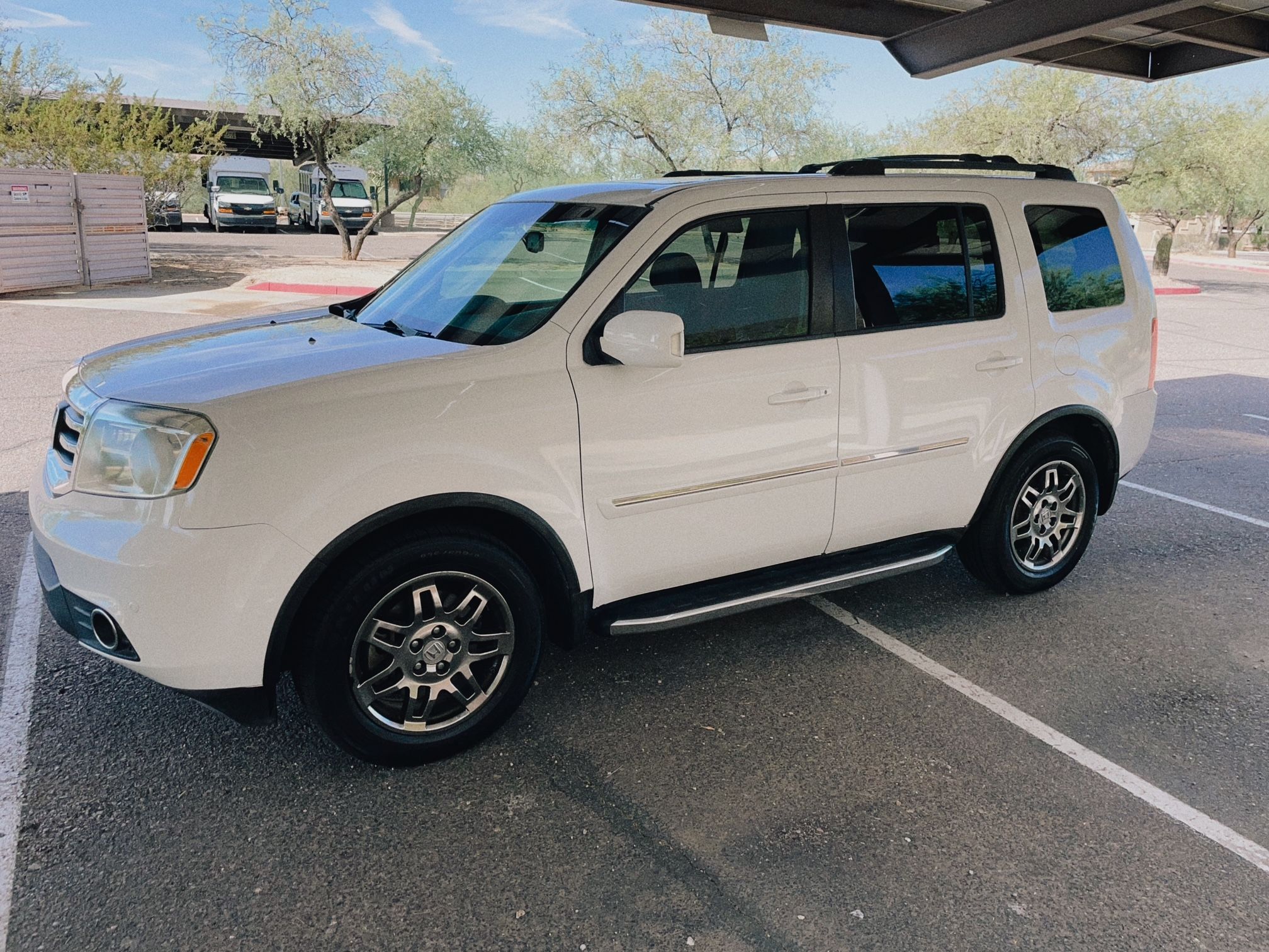 Used 2012 Honda Pilot Touring image 1