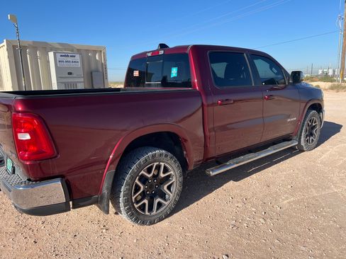 Used 2025 RAM 1500 Laramie AWD/4WD image 4