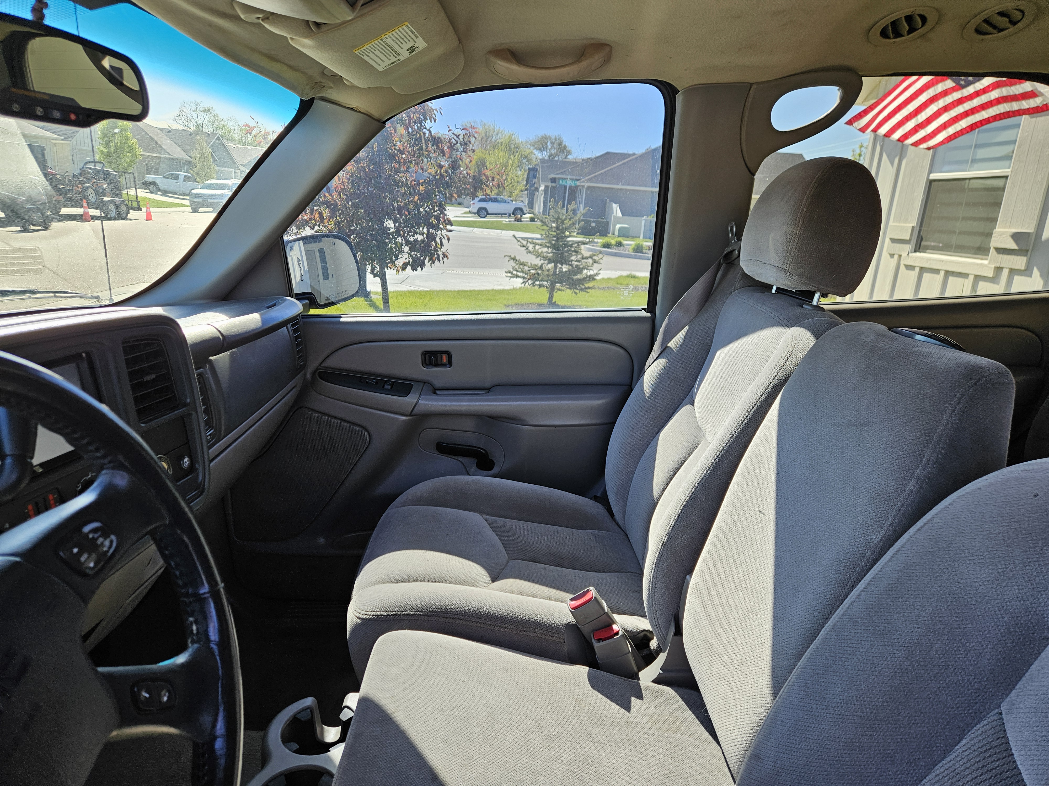 Used 2005 GMC Yukon SLE w/ Cargo Package AWD/4WD image 6