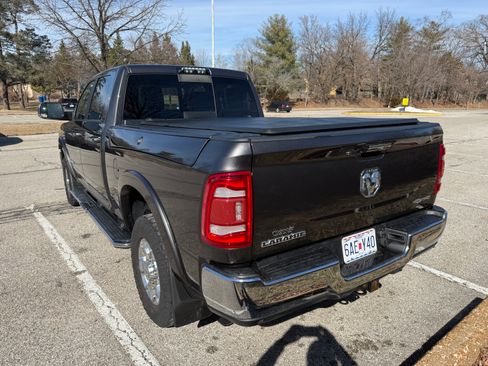 Used 2019 RAM 3500 Laramie image 9