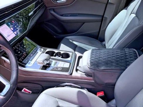 Used 2021 Audi Q8 Premium Plus image 9