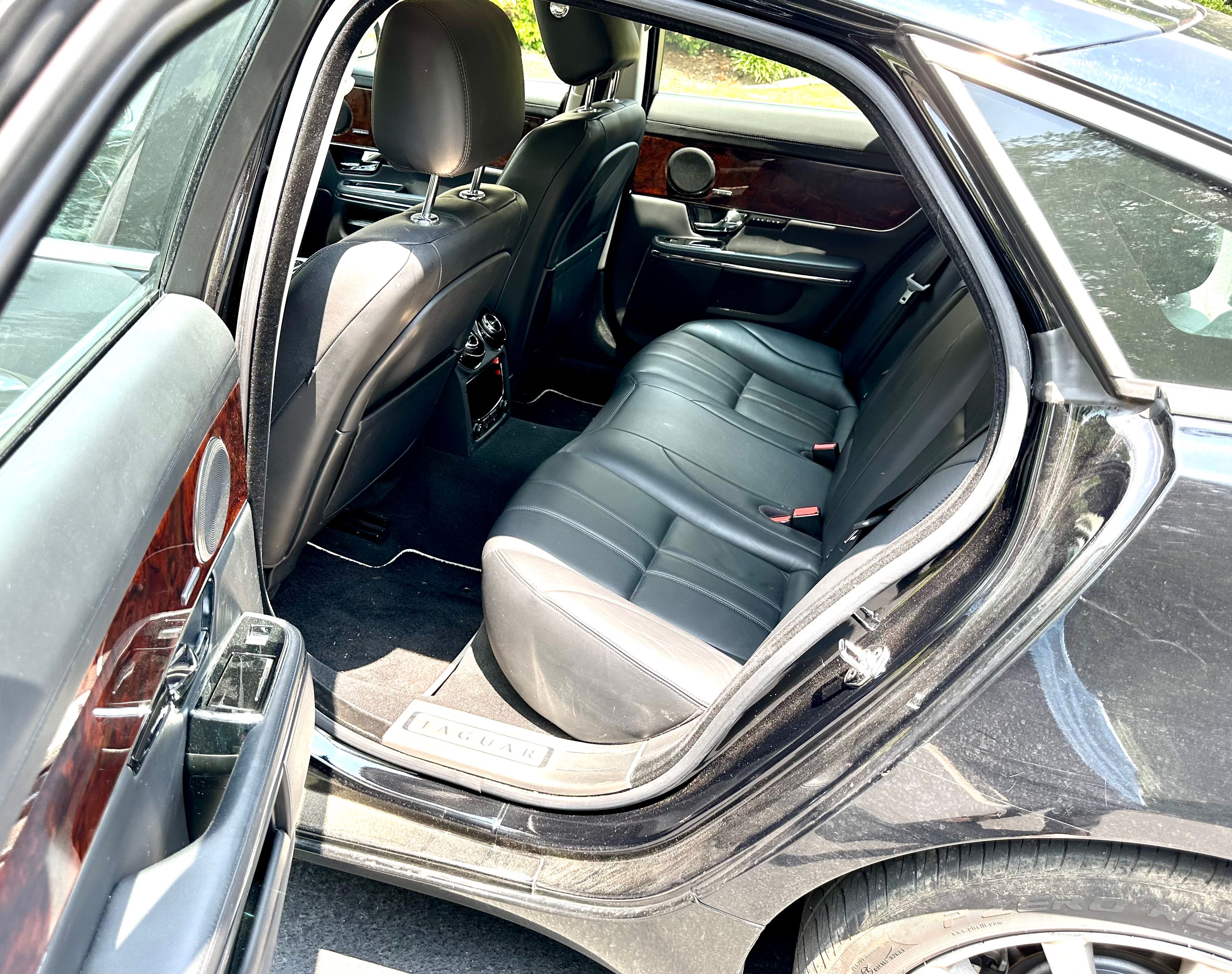 Used 2013 Jaguar XJ RWD image 10
