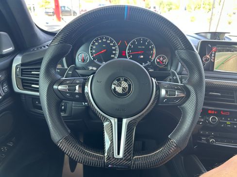 Used 2016 BMW X5 M image 11