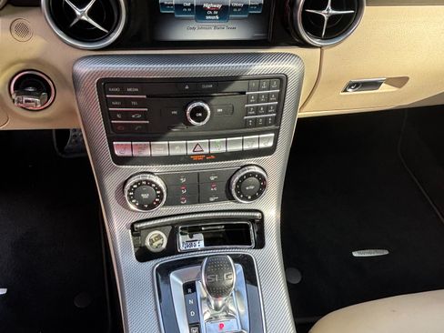 Used 2017 Mercedes-Benz SLC 300 image 11