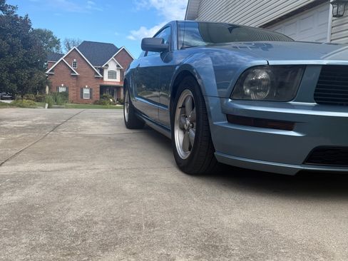 Used 2006 Ford Mustang GT Premium image 4