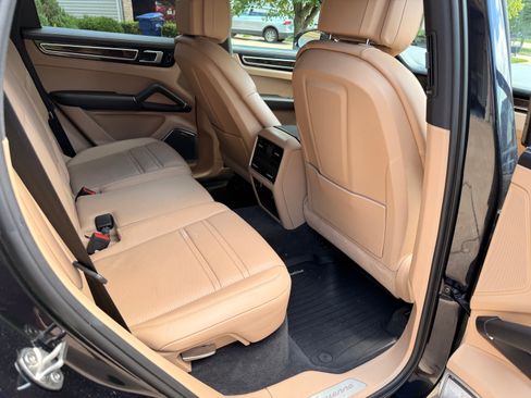 Used 2019 Porsche Cayenne S AWD/4WD image 15
