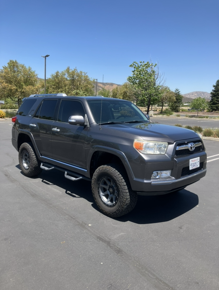 Used 2011 Toyota 4Runner SR5 RWD image 18