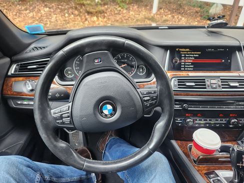 Used 2014 BMW 750Li xDrive image 6