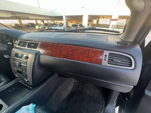 Used 2014 GMC Yukon XL SLT image 9