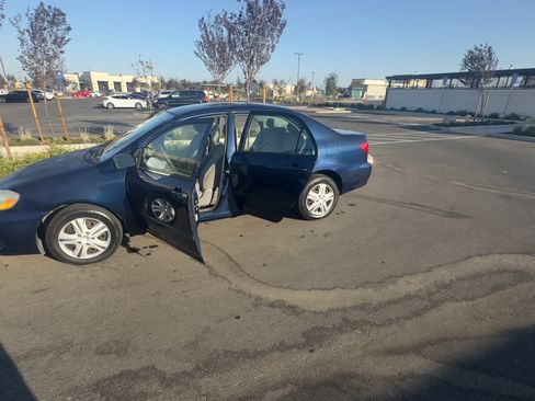 Used 2005 Toyota Corolla CE image 8