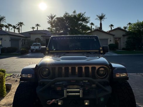 Used 2020 Jeep Wrangler Unlimited Rubicon AWD/4WD image 2