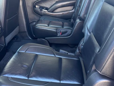 Used 2018 Chevrolet Suburban LT AWD/4WD image 15
