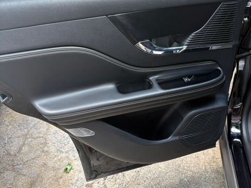 Used 2020 Lincoln Corsair AWD w/ Premium Package image 23