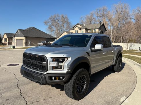 Used 2019 Ford F150 Raptor w/ Equipment Group 802A Luxury image 2