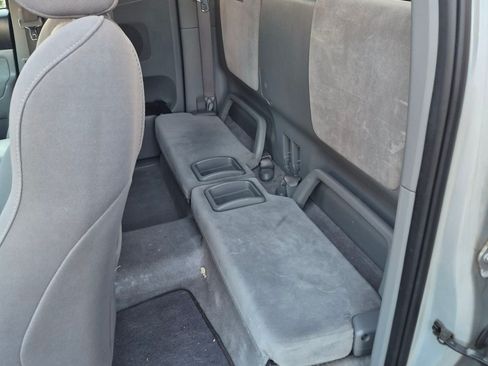 Used 2005 Toyota Tacoma PreRunner image 6