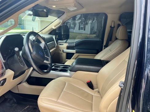 Used 2021 Ford F250 Lariat w/ Lariat Ultimate Package image 12