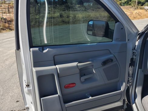 Used 2007 Dodge Ram 2500 Truck ST image 12