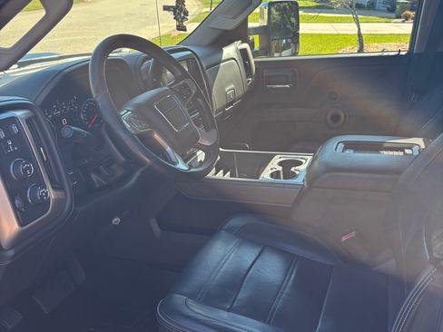 Used 2017 GMC Sierra 3500 Denali w/ Duramax Plus Package image 12