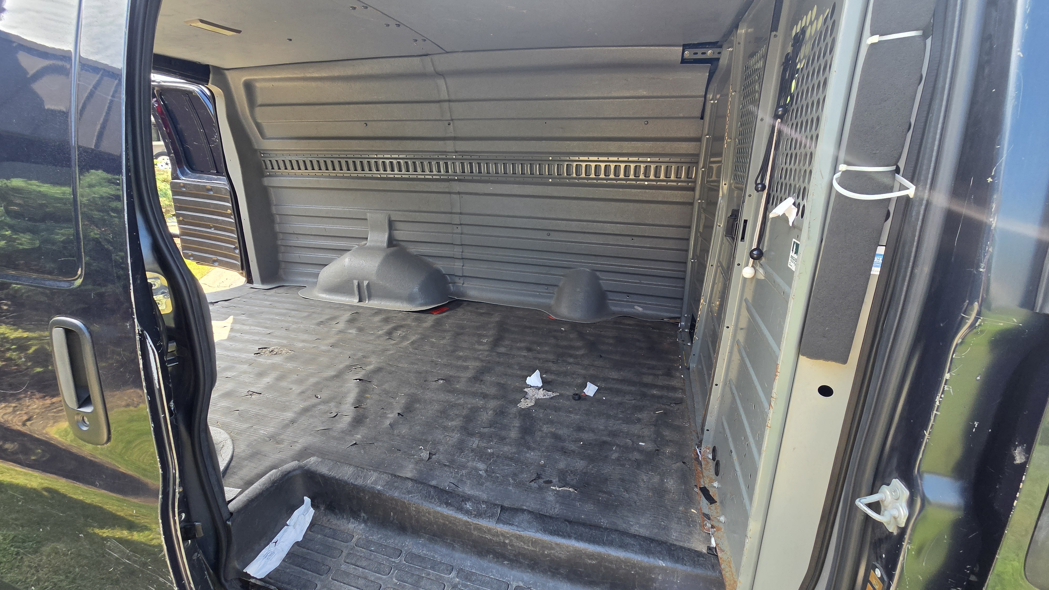Used 2012 Chevrolet Express 2500 w/ Power Package RWD image 5